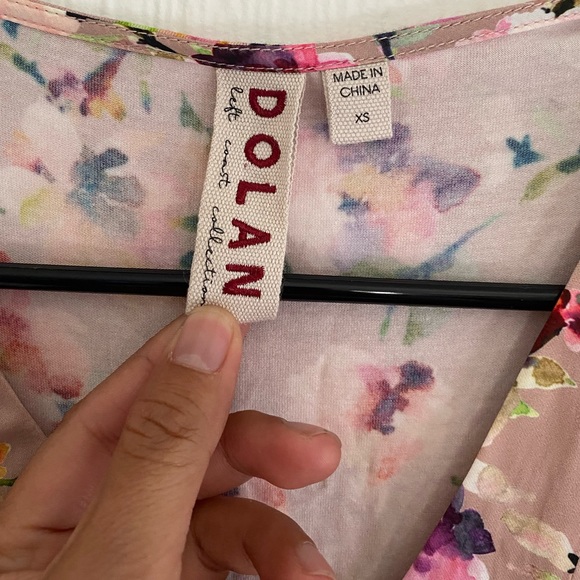 Anthropologie Dolan Mitzi Floral Blouse Buttons, Size extra small - Picture 9 of 9